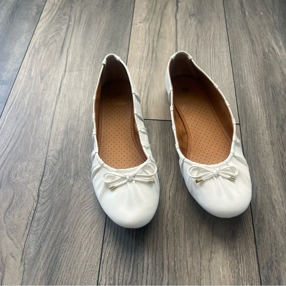 White Mountain Sakari White Ballet Flats with Bow 8.5 - Picture 10 of 10
